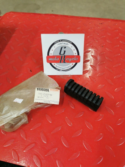 NOS YAMAHA XS1 XS2 TX650 1970 - 1973  COVER  FOOTREST 256-27413-00-00 Y50