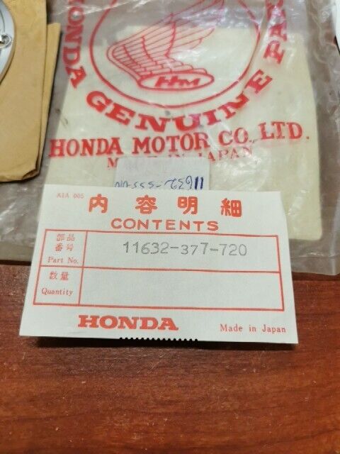 NOS Honda 1977 CB400F ALTERNATOR COVER B DAMAGED 11632-377-720 H93