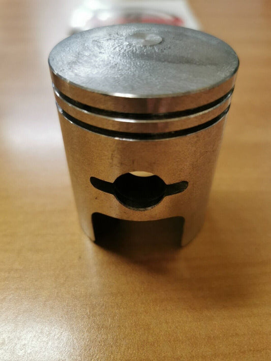 NOS SUZUKI  A100 AC100 1969  1976 1977  PISTON STD 12110-12003   S8