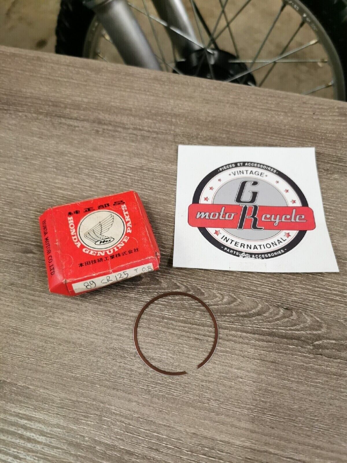 NEW NOS HONDA CR125R 1989 PISTON RING SET  T 0.8 13121-KZ4-003 H41