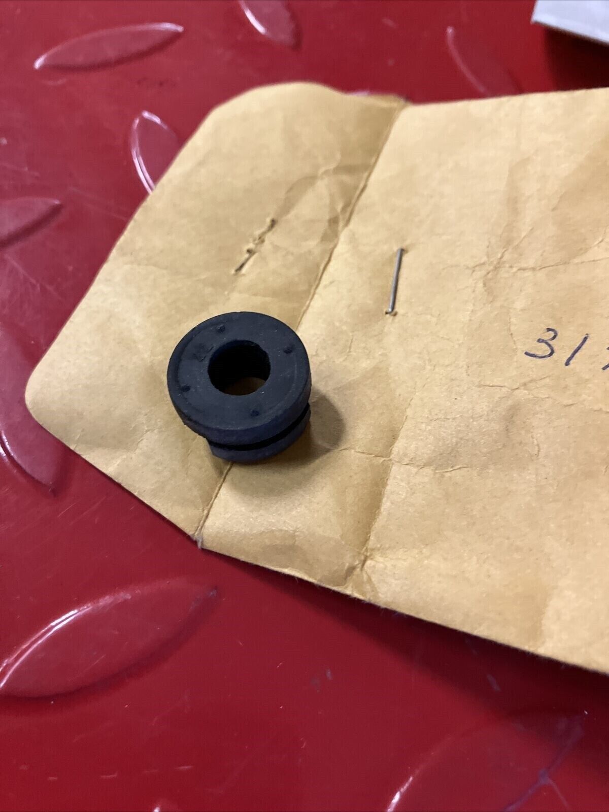 NOS HONDA CB750 RUBBER REGULATOR CUSHION 31403-300-000 H24