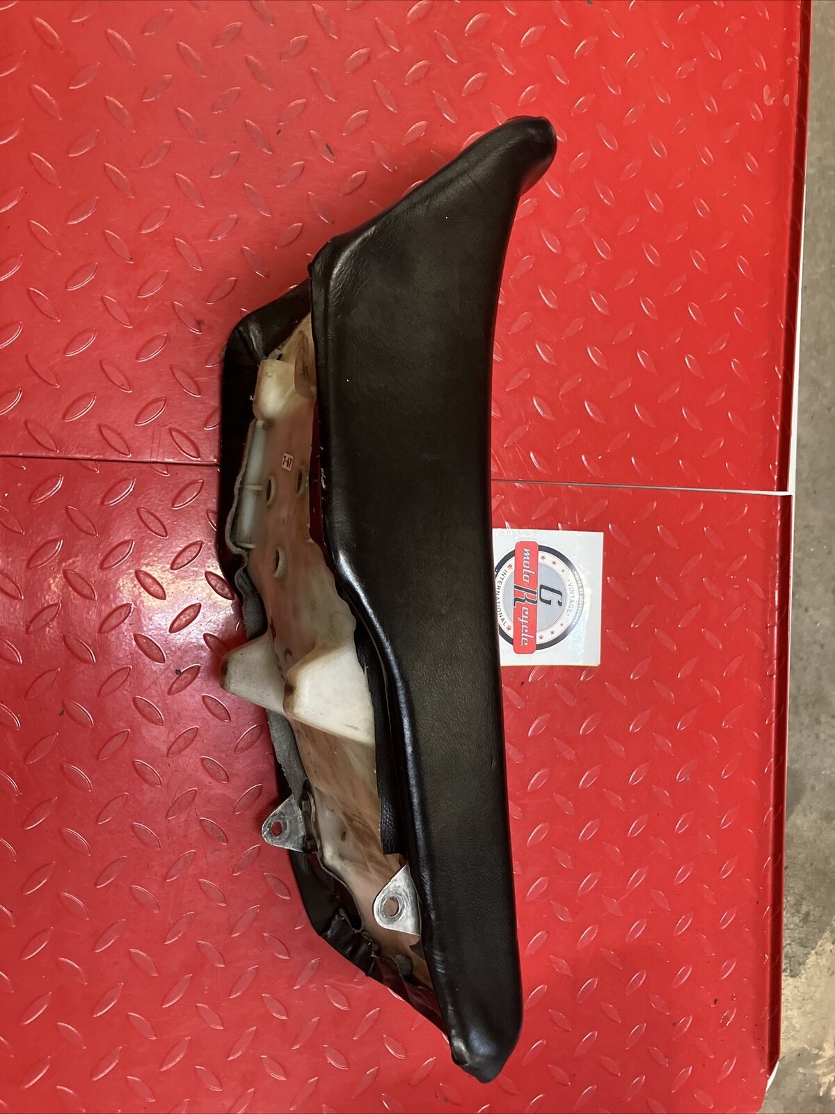Honda CR250R 1986 seat saddle pan CR125R 3