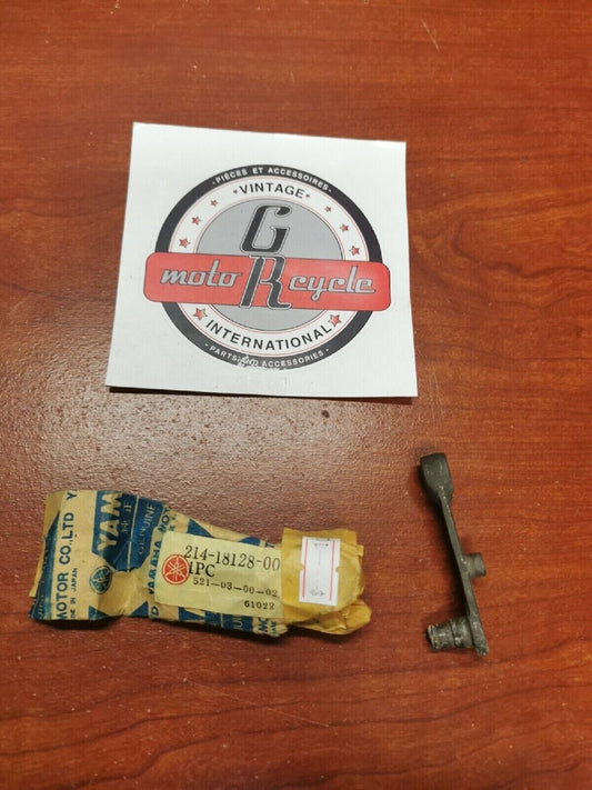 NOS Yamaha DT1 RT1 DT2 DT3 BRACKET 214-18128-00-00 Y69
