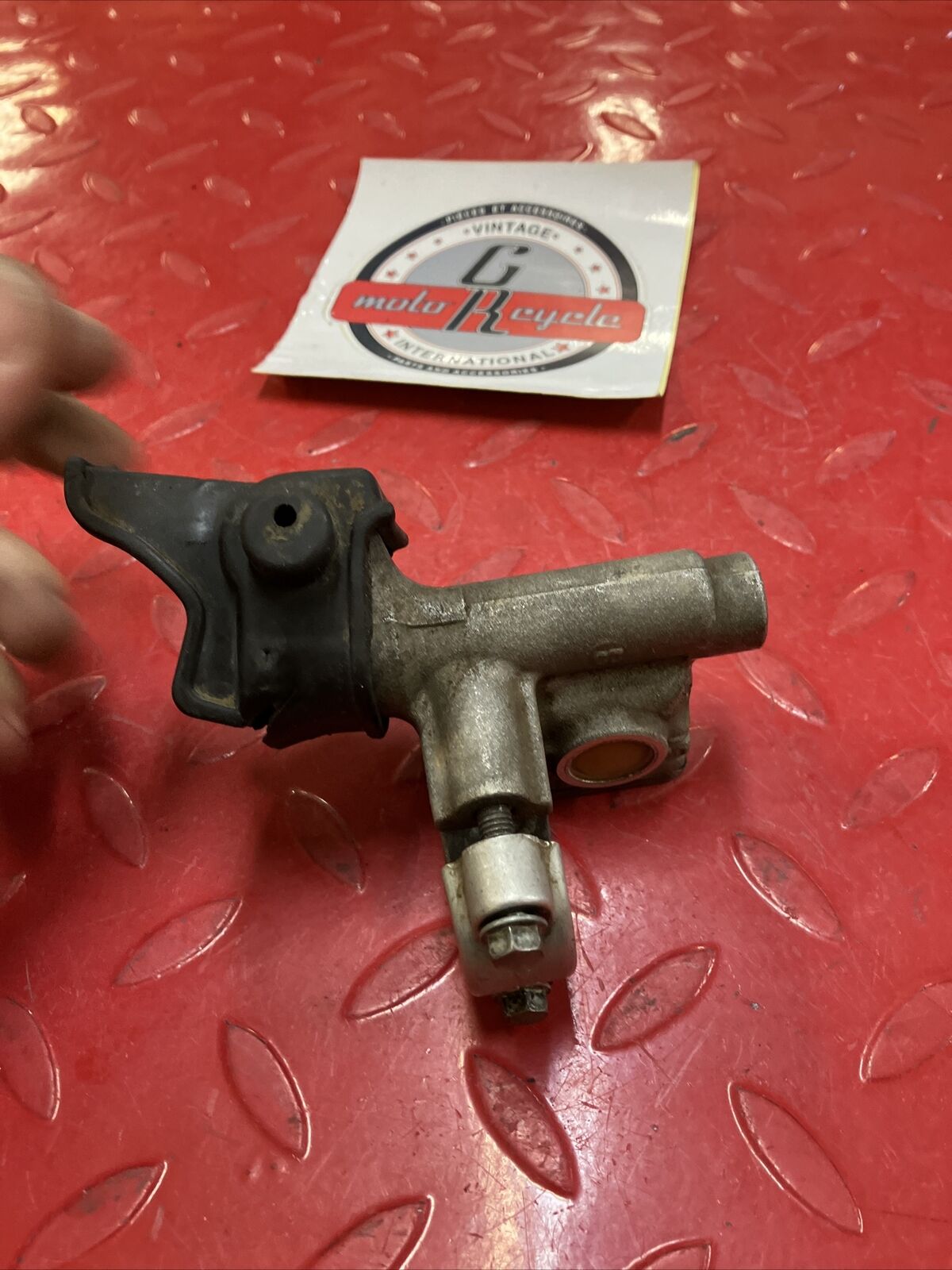 Suzuki RM125 1993 Front brake master cylinder