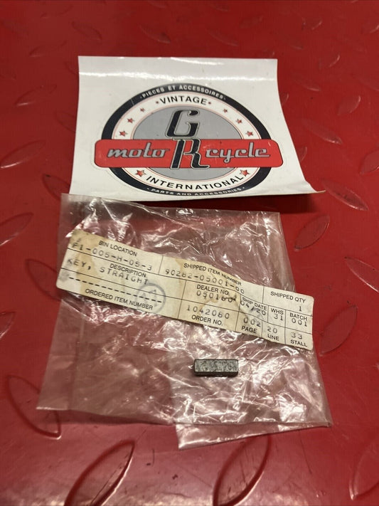 NOS YAMAHA KEY STRAIGHT 5X16 90282-05001-00 Y62