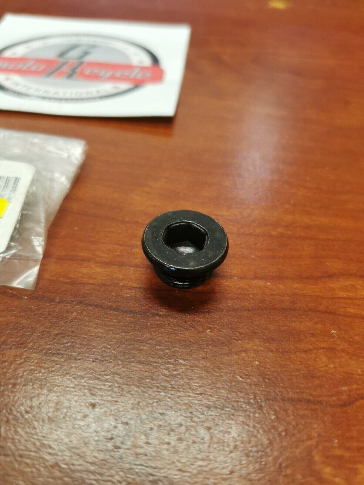 NOS Yamaha STRAIGHT SCREW PLUG 90340-18101-00 Y70