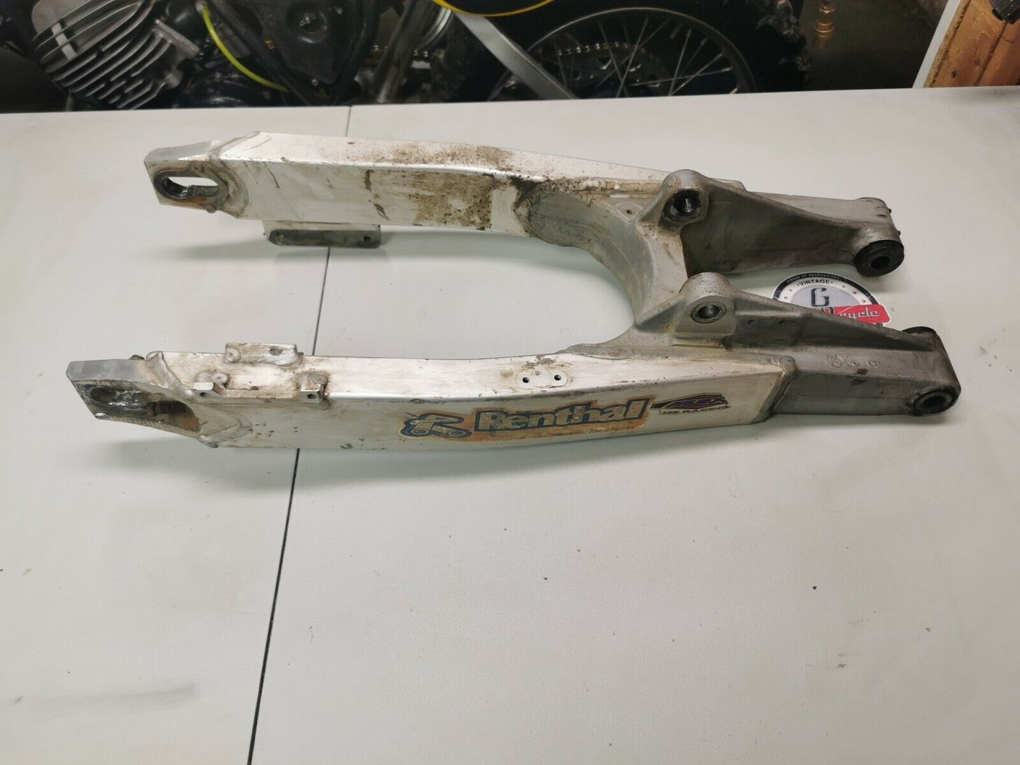 Suzuki RM125 1991 rear swingarm swinging arm
