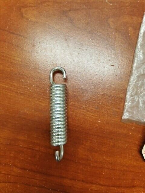 NOS Honda C70 C71 CS71 C72 C75 C76 CS76 C77 MAIN STAND SPRING 50522-250-000 H90