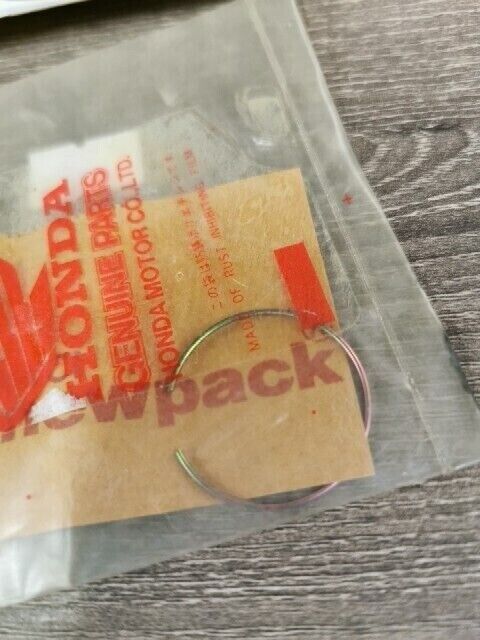 NOS HONDA CRF450R CBR1000RA CR250R RING STOPPER 52487-KA4-831 H87