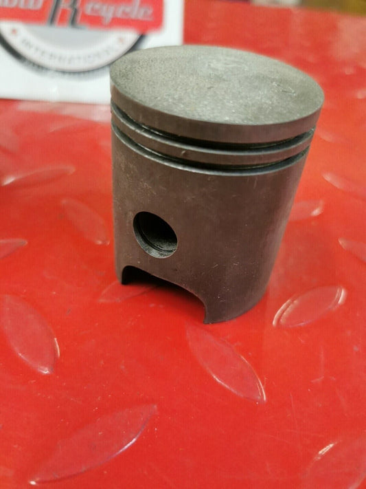 NOS YAMAHA    PW80  1985 - 2005  PISTON STD   Superseded by 3E5-11631-00-97 Y50
