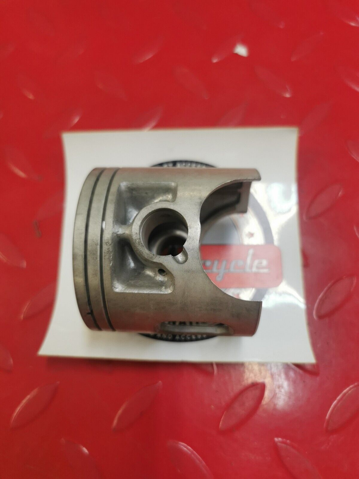 NOS Yamaha IT175 PISTON 2 O/S 0.50 5X8-11636-00-00 Y17