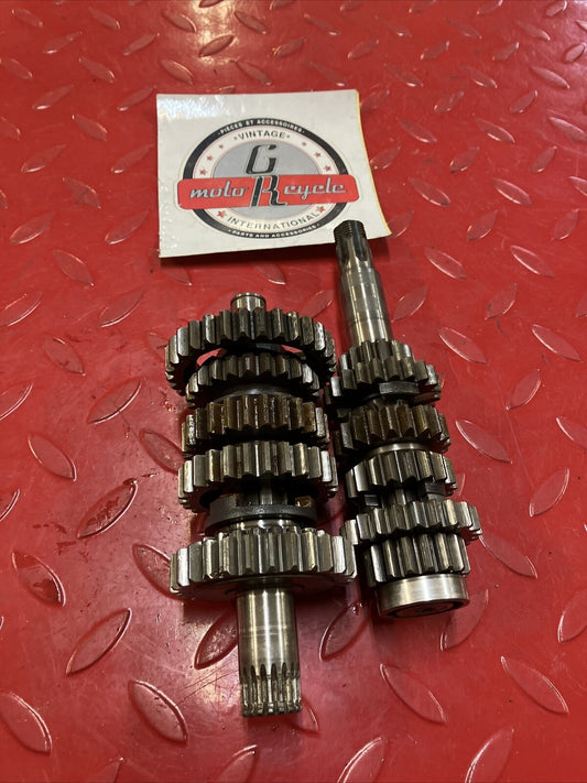 Suzuki RM125 1985 transmission mainshaft counterhsaft main counter shaft gear 2