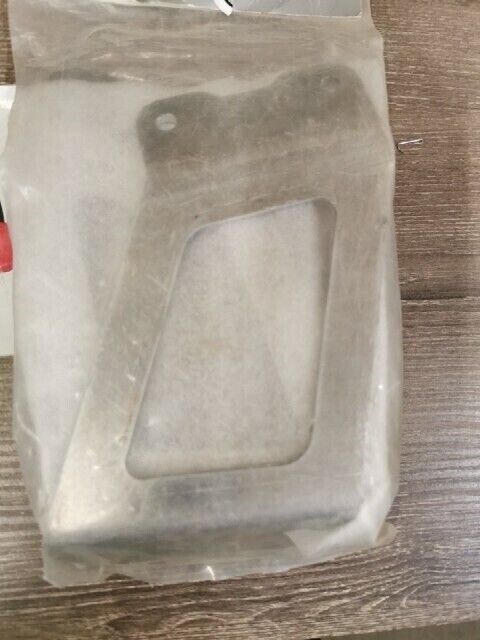 NOS YAMAHA Phazer Snowmobile WINDSCREEN MOUNT SMA-8GC96-WS-MT Y113