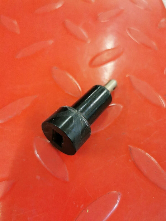 NOS SUZUKI GS250 1980 1981 GS450 1980 1981 1982 FRAME COVER KNOB 47130-44200 S11