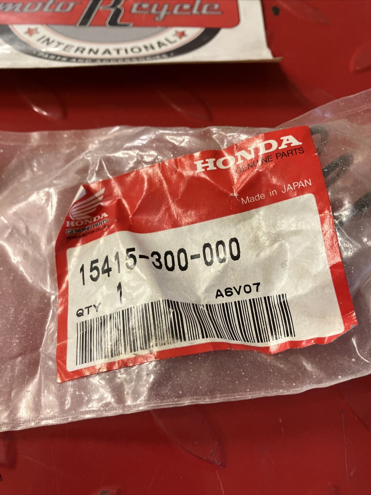 NOS HONDA CB750 CB450 CB550 CB900 GL1100 GL1200 SPRING 15415-300-000 H24