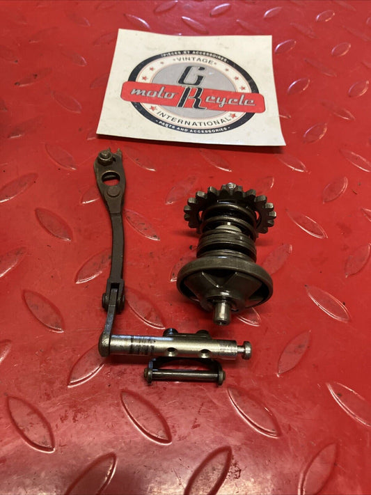Yamaha YZ125 1983 exhaust power valve actuator push rod lever governor 1984 1985