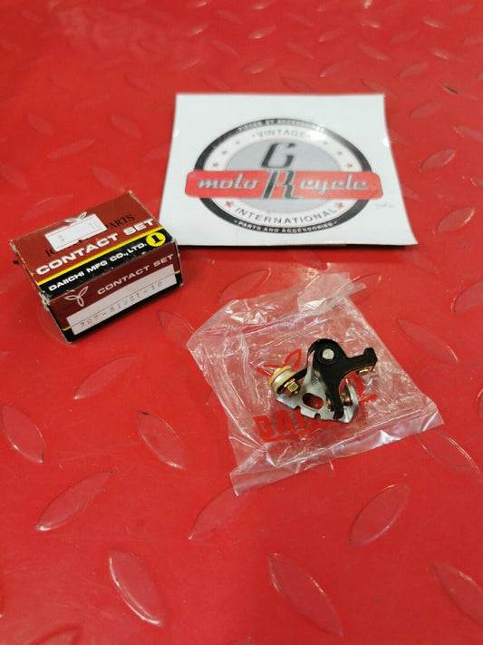 NOS YAMAHA   MX100 MX125 1974 1975  IGNITION CONTACT POINTS 207-81321-10-00  J11
