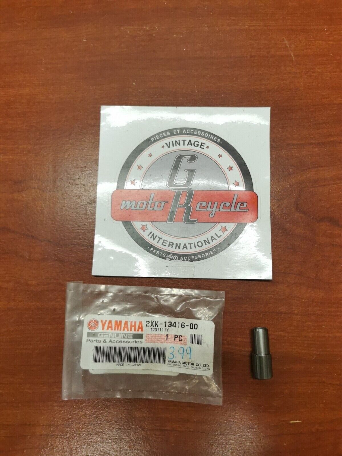 NOS Yamaha OIL PUMP PIPE 2XK-13416-00-00 Y68