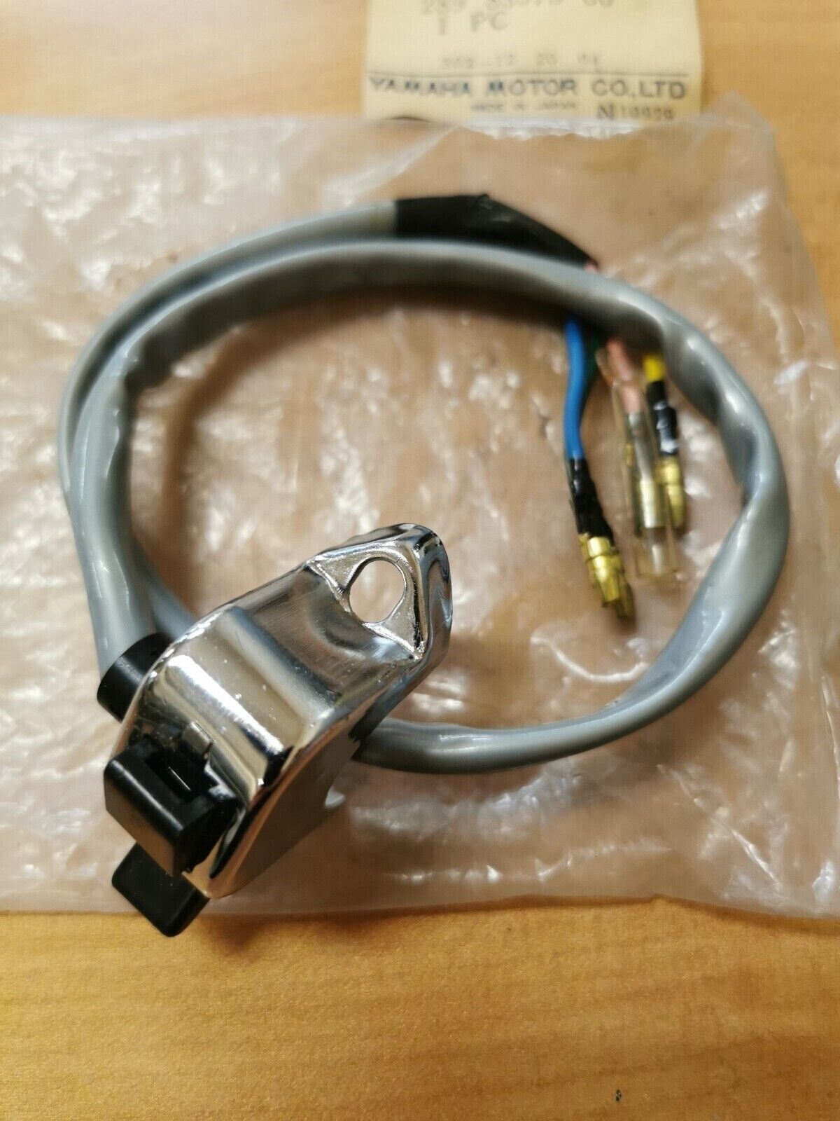 NOS YAMAHA JT2 1972 SWITCH  HANDLE  289-83975-00-00  Y37