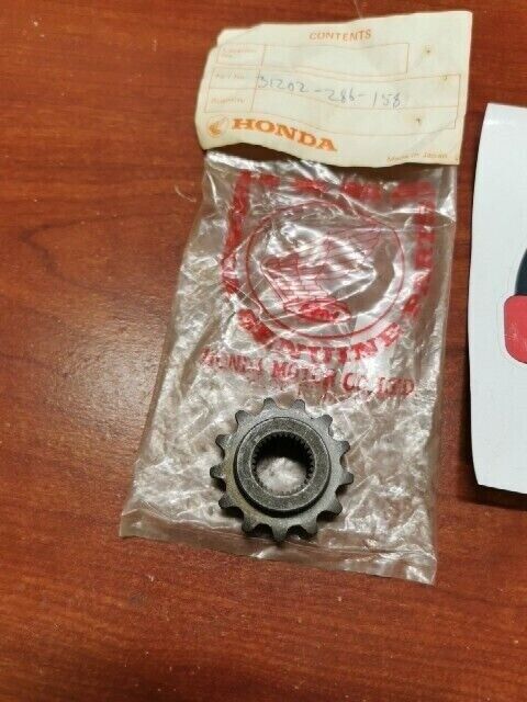 NOS Honda CB250 CB350 CB360 CL250 CL350 STARTER MOTOR SPROCKET 31202-286-158 H75