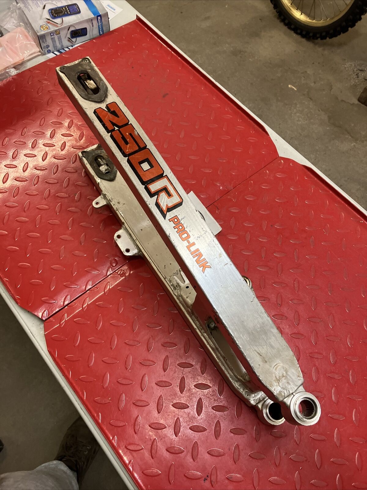 Honda CR250R 1984 swingarm rear swinging arm 2