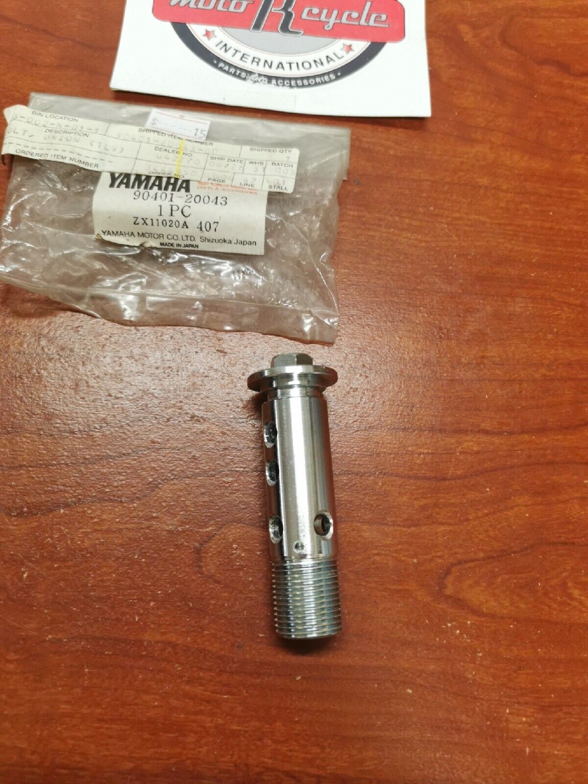 NOS Yamaha UNION BOLT BYPASS VALVE 90401-20043-00 SUB. 1L9-13340-01-00 Y69