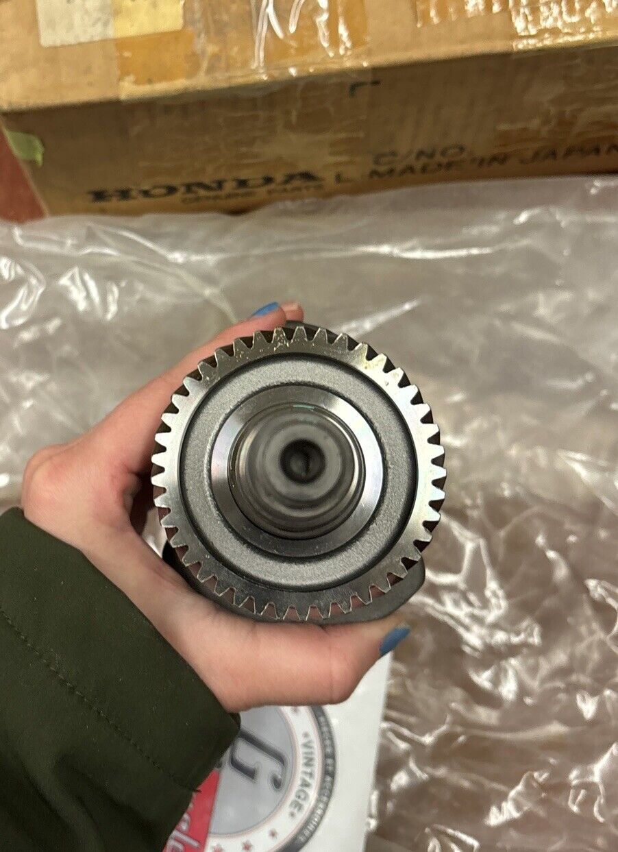 NOS Honda 1997 - 2000 9.9HP 15HP CRANKSHAFT 13310-ZV4-650 H174
