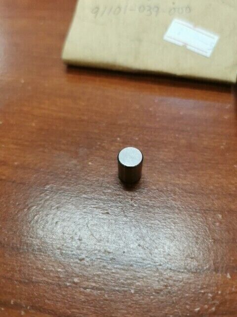 NOS Honda ATC70 CT70 ROLLER (8X10) 91101-039-000 H68