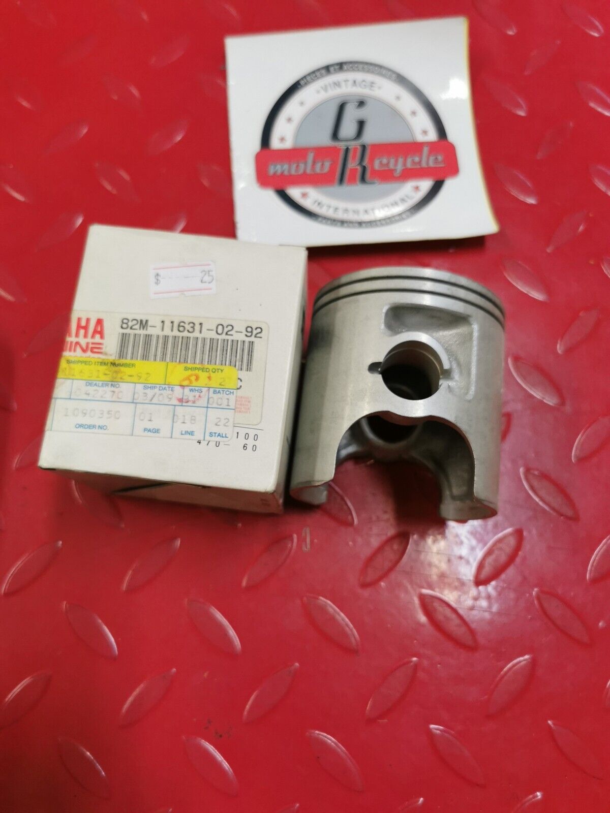 NOS YAMAHA EX570 1988 1990 PISTON STD 82M-11631-02-92 Y32