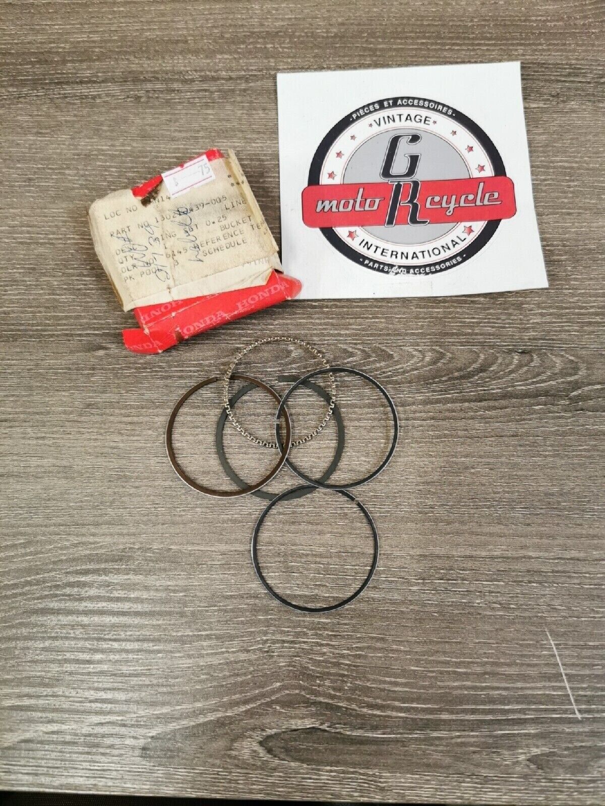 NOS HONDA CT110 ATC110 CL175 SL175   RING SET PISTON  0.25 13021-439-005 H41