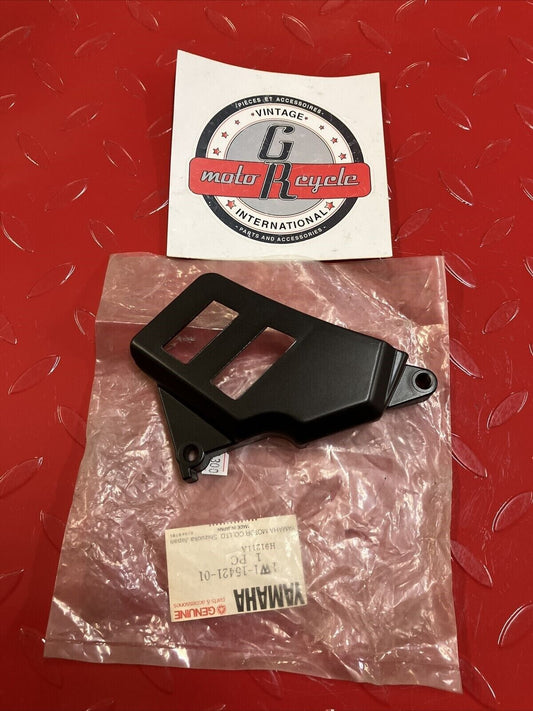 NOS Yamaha  IT175 MX175 YZ100 YZ125 COVER CRANKCASE R 1W1-15421-01-00 Y12