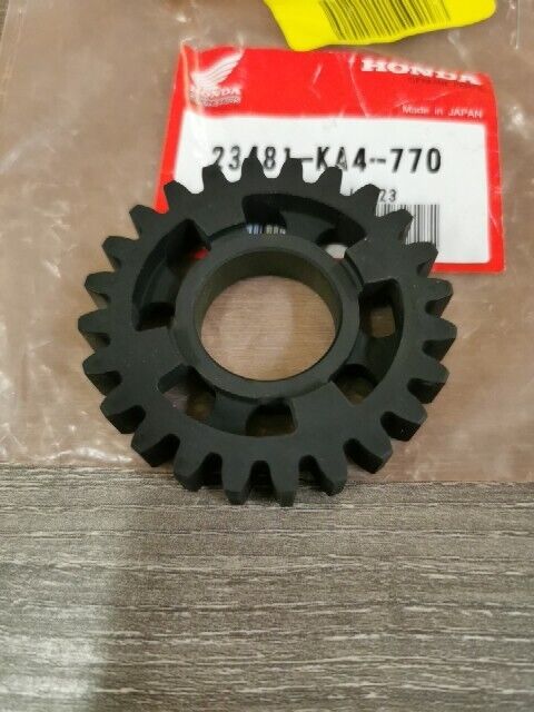 NOS HONDA CR250R 1985 1988 GEAR MAINSHAFT 24T 23481-KA4-770 H112