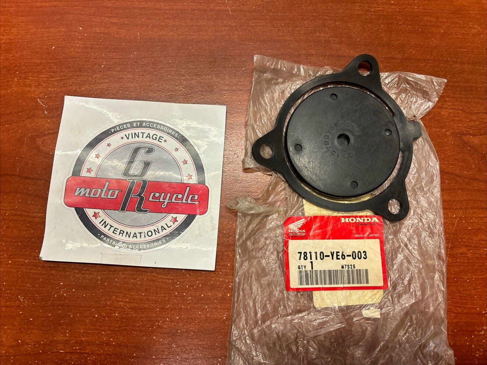 NOS Honda WP30X INLET VALVE 78110-YE6-003 H162