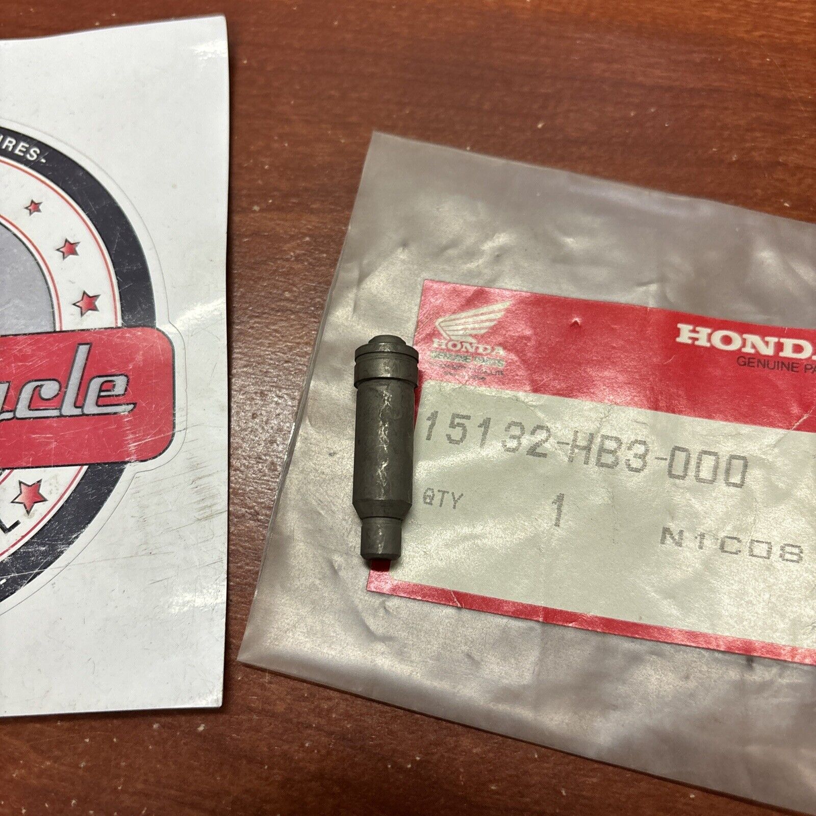 NOS Honda ATC200X TRX200 OIL PUMP SHAFT 15132-HB3-000 H167