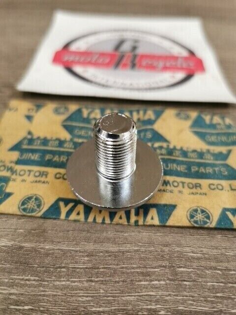 NOS YAMAHA TW200M1 MT03NB XV250MC XT350B TX500 BOLT FLANGE 90105-14102-00 Y158