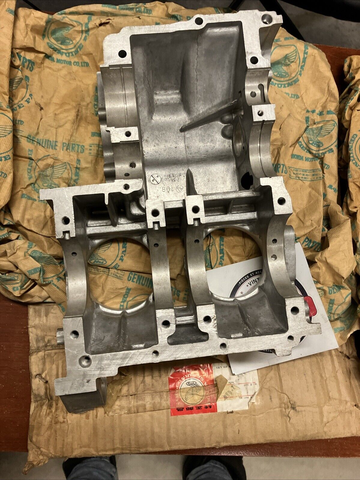 NOS Honda CB450 CL450 UPPER & UNDER CRANKCASE 11100-292-080 11200-292-080 H153