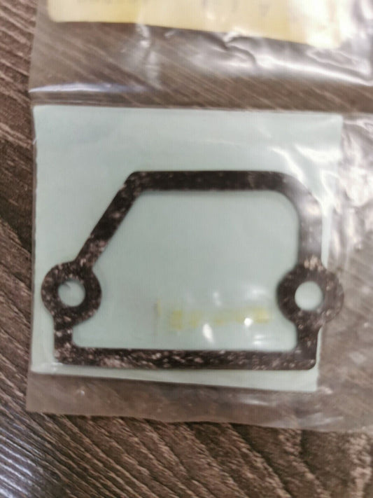 NOS KAWASAKI KX250 KDX250 1987 - 1994 GASKET GOVERNOR COVER 11009-1946  K31