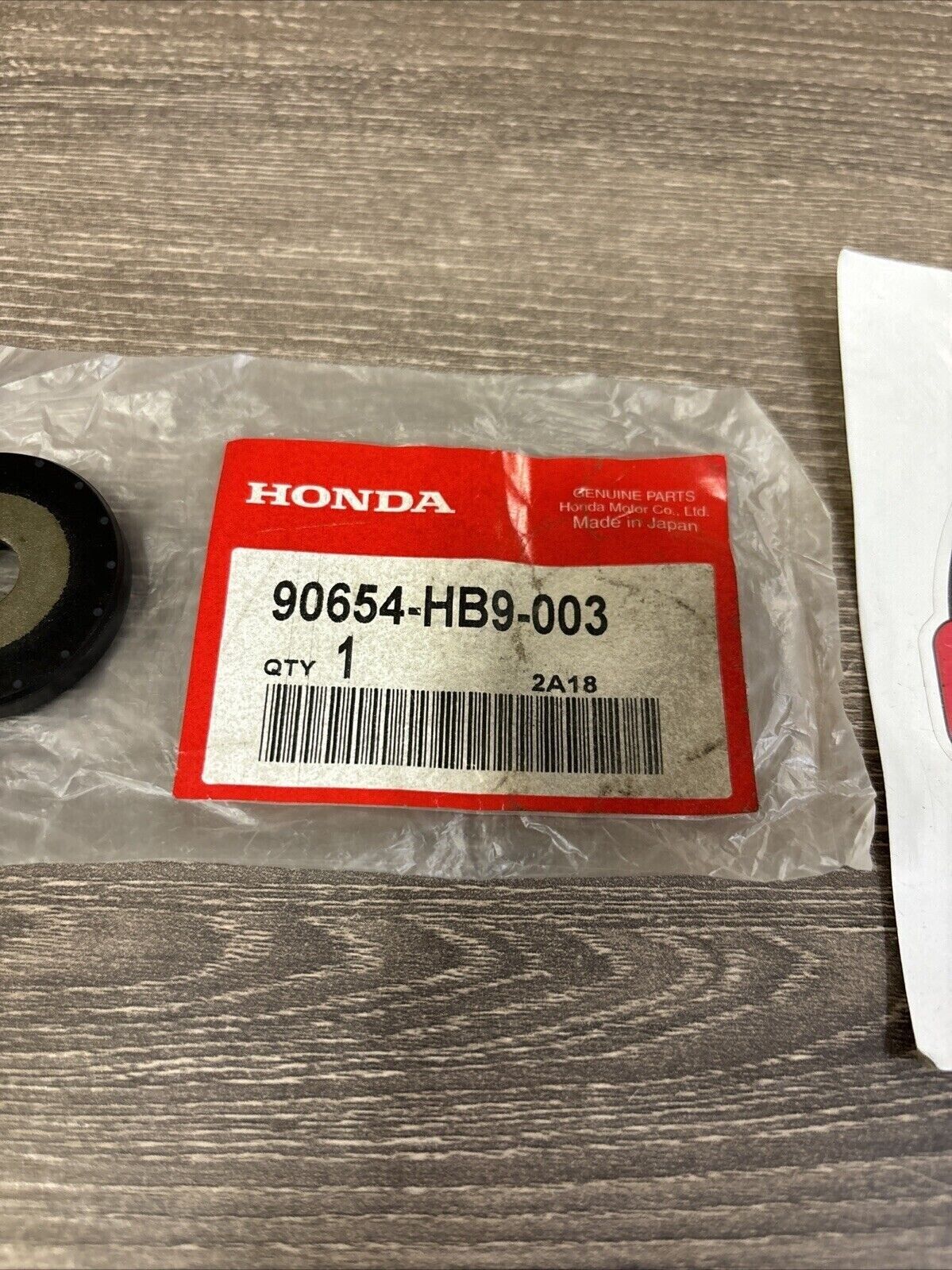 NOS Honda 1986 TRX250 R DUST SEAL 24X36X6 90654-HB9-003 H127