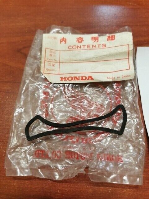 NOS Honda C70 C72 C75 C77 C78 C92 C95 REAR WINKER PACKING 33604-250-000 H69
