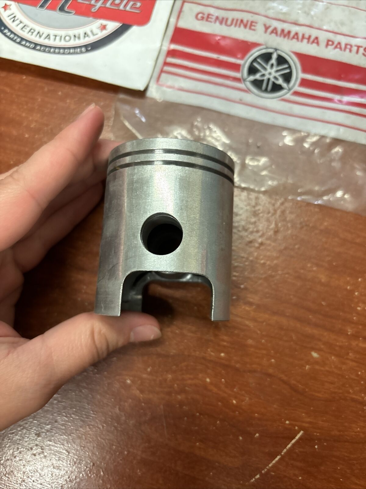 NOS Yamaha PISTON 50.25MM 273-11631-60-98 SUB 273-11631-60-97 Y176