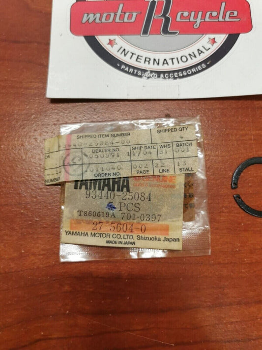 NOS Yamaha CIRCLIP 93440-25084-00 Y68