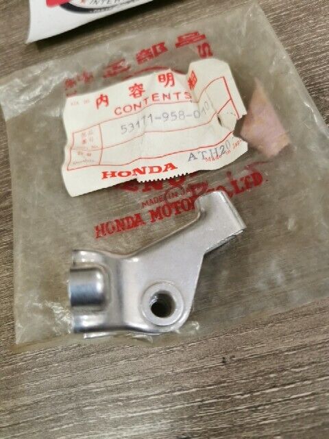NOS HONDA ATC185S ATC200 BRACKET R HANDLEBAR CONTROL LEVER 53171-958-010 H89