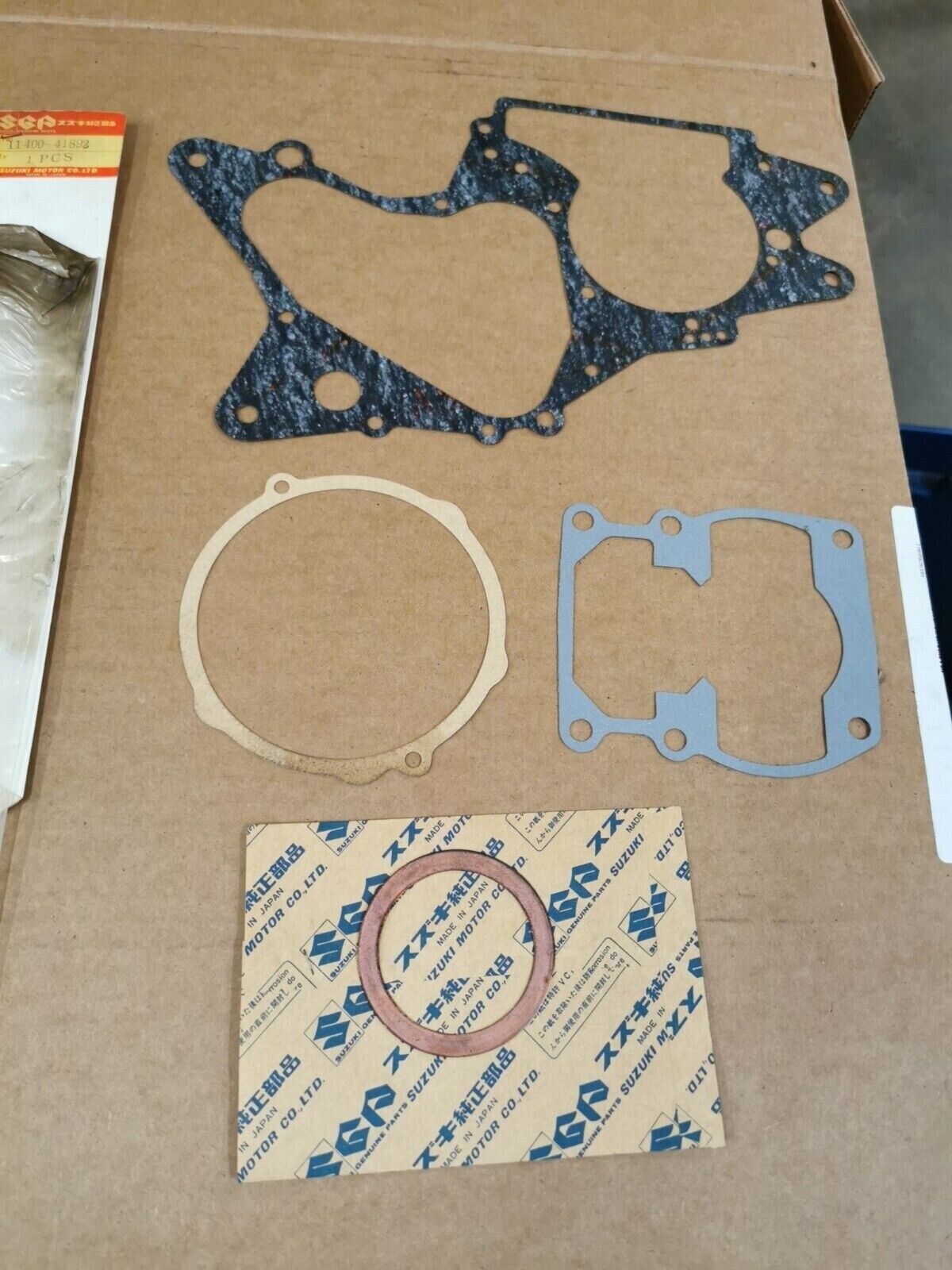 NOS SUZUKI RM125 1976 - 1978 GASKET KIT INCOMPLETE SET 11400-41892 J49