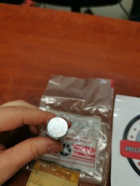NOS Yamaha TX650 XS1 XS2 BOLT 256-27112-01-00 SUB 90109-10015-00 Y109