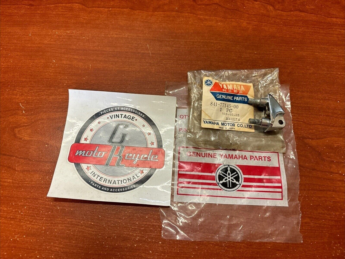 NOS Yamaha GP292 GP338 GP433 HINGE 841-77145-00-00 SUB 841-77140-00-00 Y178