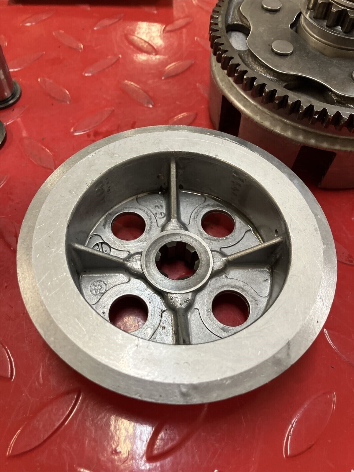 Honda CR80R 1990 clutch basket hub  22100-GC4-600