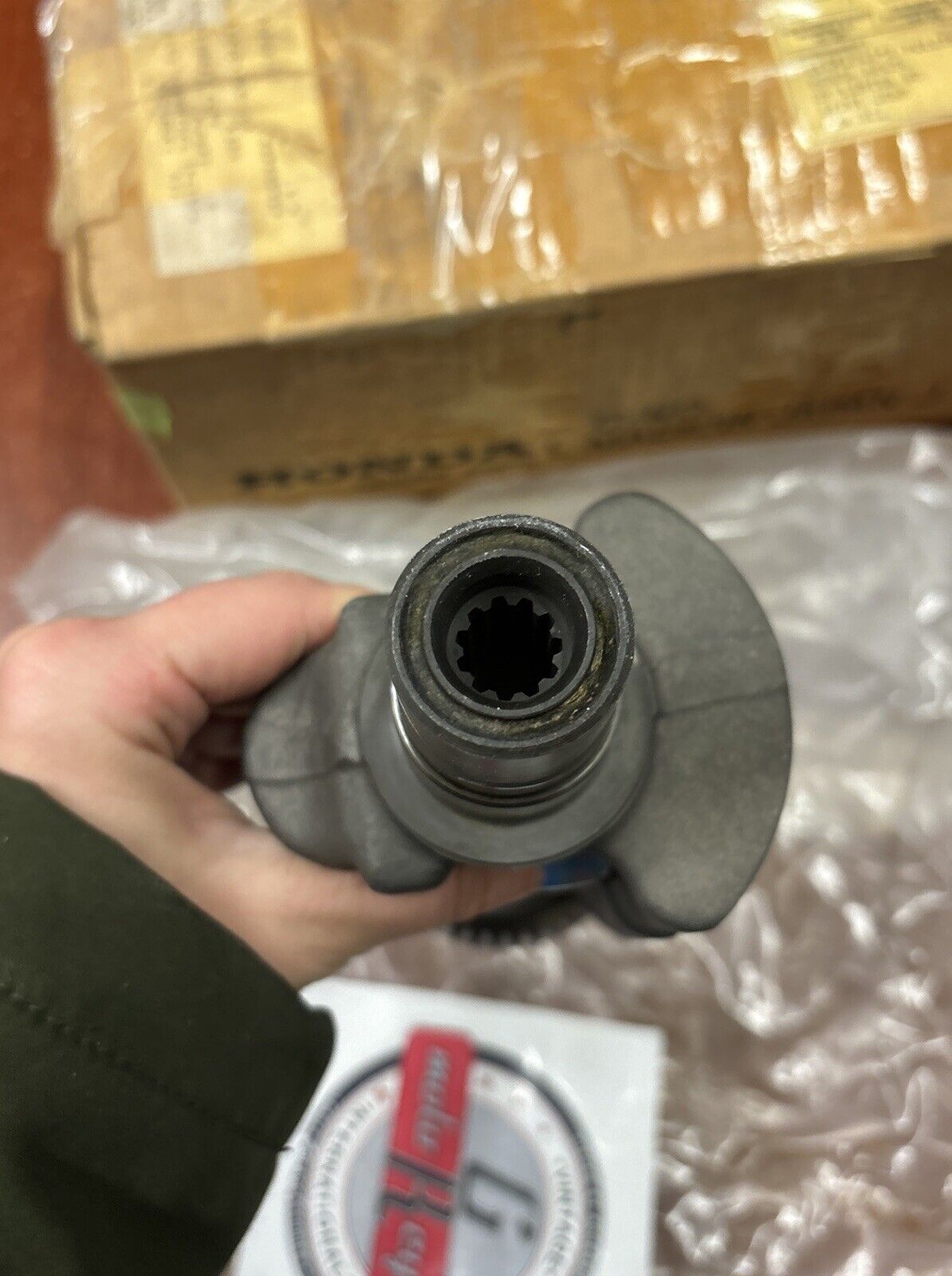 NOS Honda 1997 - 2000 9.9HP 15HP CRANKSHAFT 13310-ZV4-650 H174