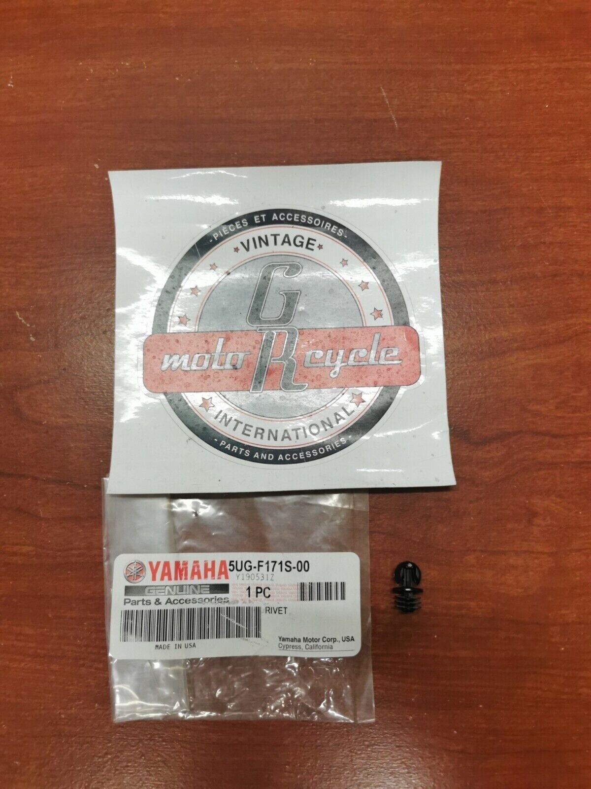 NOS Yamaha RHINO YXR 450 660 RIVET 5UG-F171S-00-00 Y81