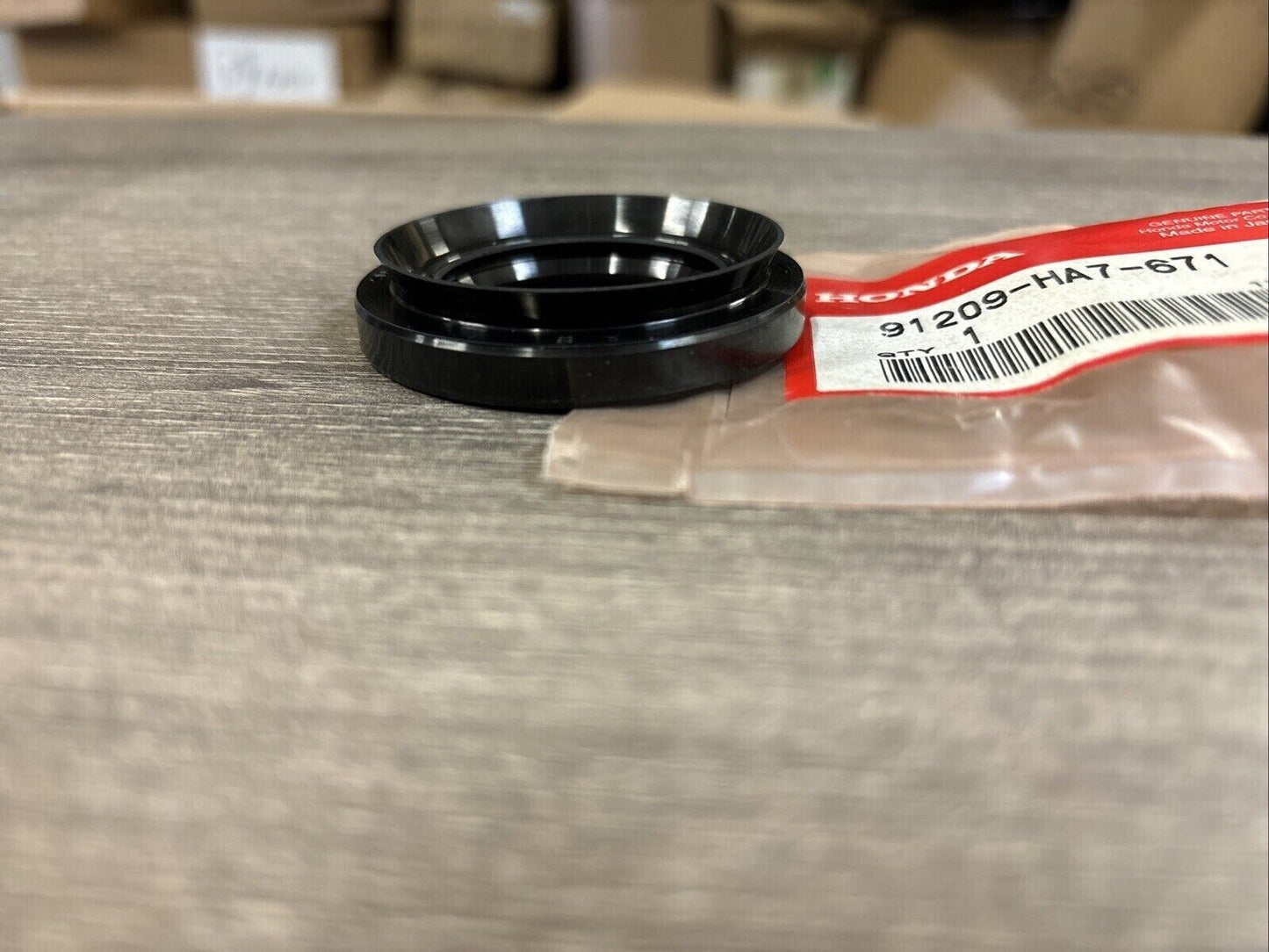 NOS Honda 1986 TRX350 DUST SEAL 36X56X7 91209-HA7-671 H128