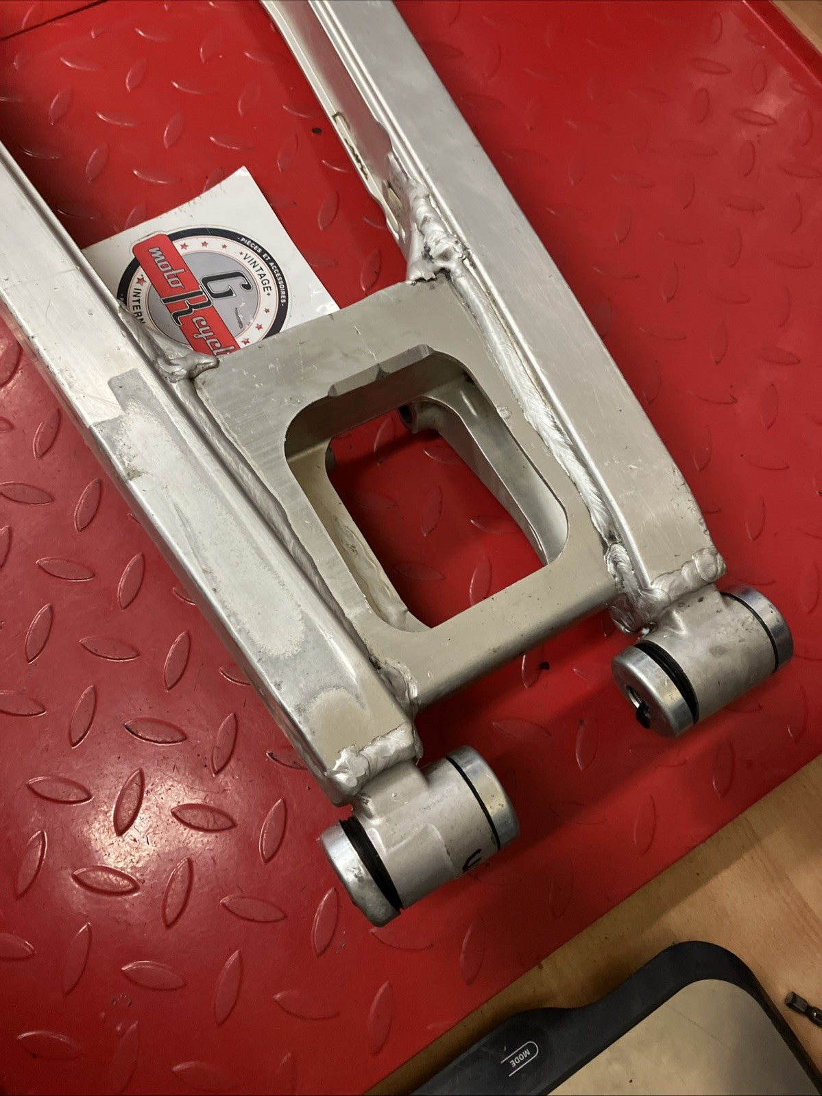 Honda CR250R 1984 Swingarm rear swinging arm 3